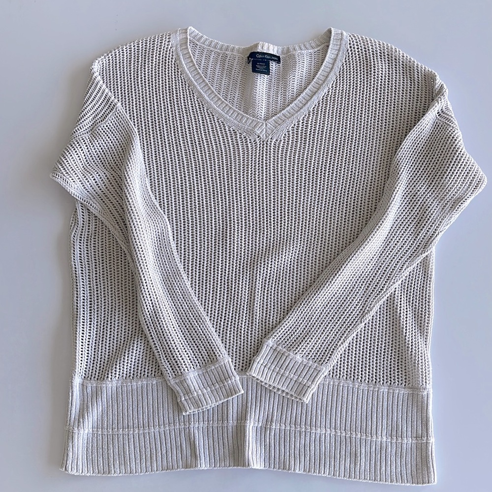 SOLD**** Calvin Klein light-weight cream sweater cover-up shirt top 🩶